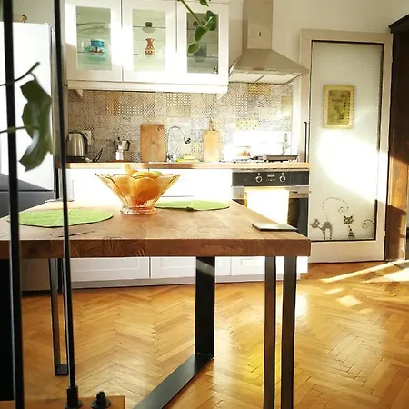 Sunny Downtown For 4 София