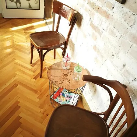 Sunny Downtown For 4