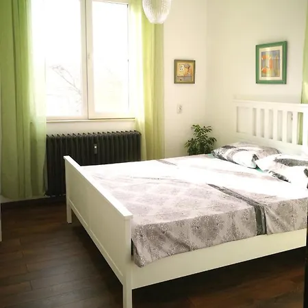 Sunny Downtown For 4